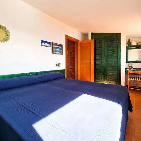 - Pagello E Апартаменты Ла-Маддалена