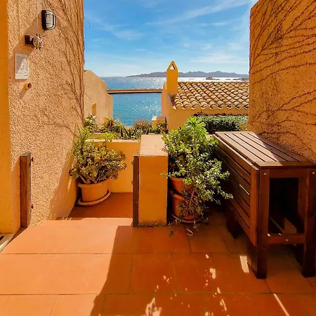 - Pagello E Ла-Маддалена